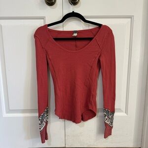 We The Free Red Fitted Thermal Long Sleeve Size S